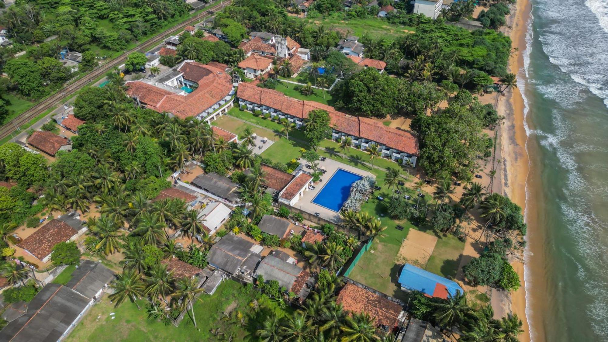 Hibiscus Beach Hotel & Villas Kalutara Extérieur photo