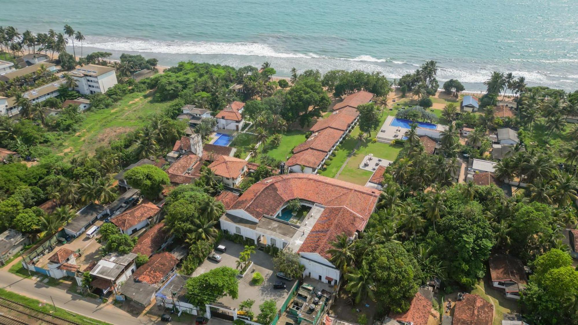 Hibiscus Beach Hotel & Villas Kalutara Extérieur photo