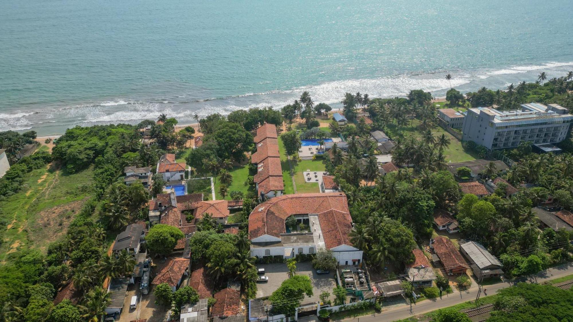 Hibiscus Beach Hotel & Villas Kalutara Extérieur photo
