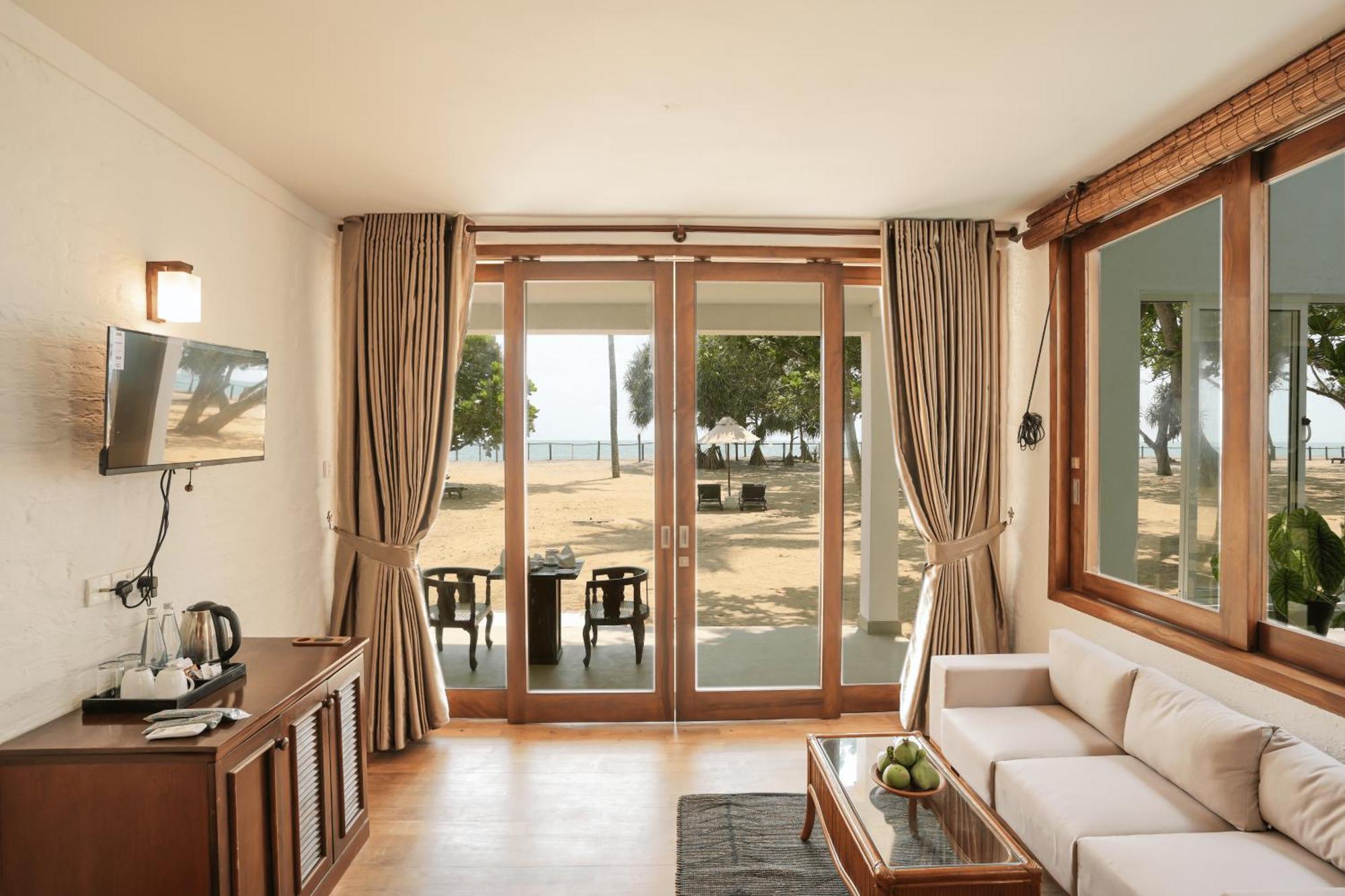 Hibiscus Beach Hotel & Villas Kalutara Extérieur photo