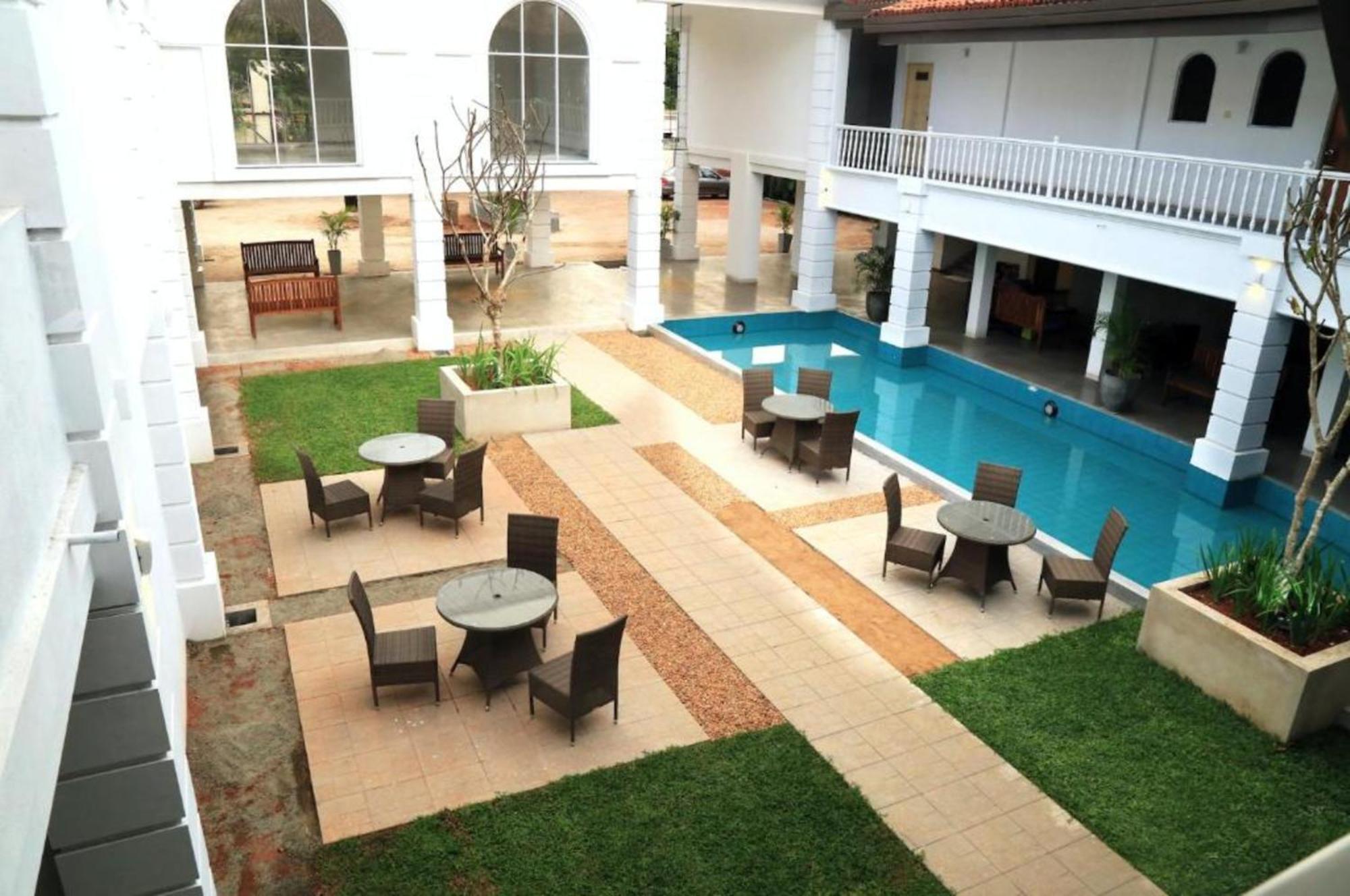 Hibiscus Beach Hotel & Villas Kalutara Extérieur photo